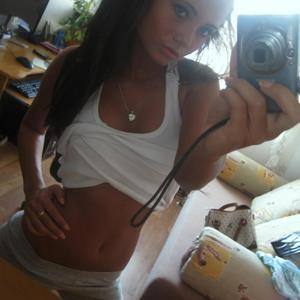 Leila, 18 from Washington | Older Men and Younger Women Dating