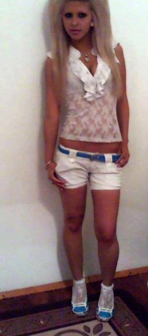 Dana, 24, California | Younger Adult Woman Seeking Older Men