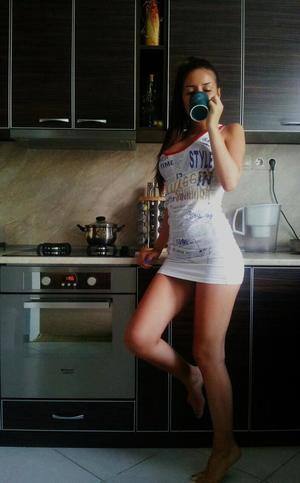 Annabel, 29, Florida | Flirty Adult Profile for Older Men