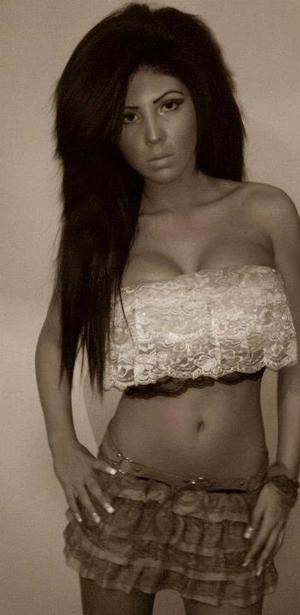 Meet Yasmin (18) from Minnesota | Explicit Casual Dating