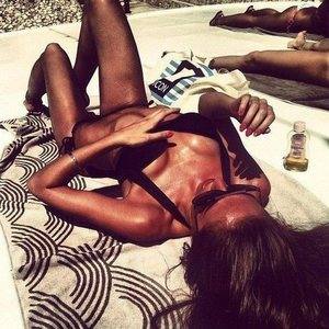 Connect with Isla (21) | Illinois Adult Fun