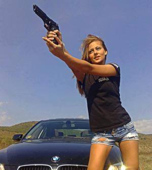 Adult dating profile photo of Michelle (28) in Iron River, MI