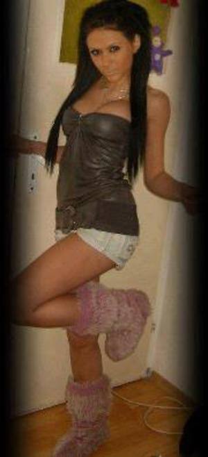 Celina (19) in Washington | Direct Adult Encounters