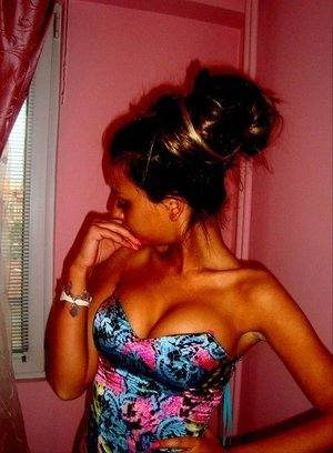 Joanna, 18, California | No-Nonsense Hookup Profile