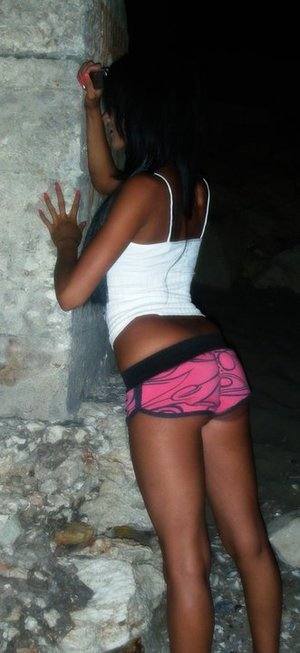 Meet Hayley (28) from Arkansas | Explicit Casual Dating