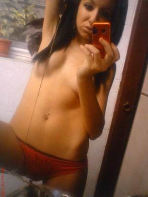 Photo of Vanessa (23) from Maryland dating profile