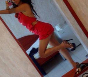 Meet Lucero (27) from New York | Explicit Casual Dating