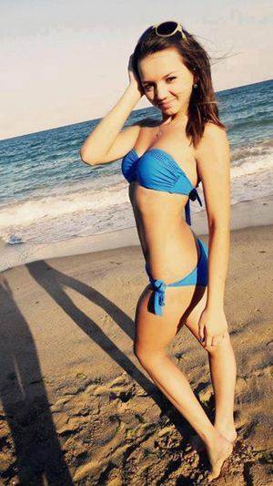 Photo of Christen (27) from Washington dating profile