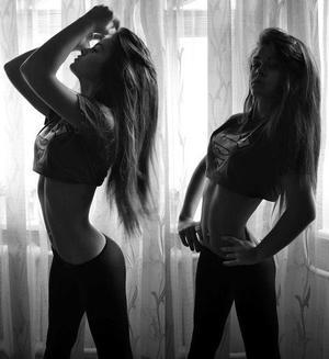 April from Kentucky is looking for adult webcam chat
