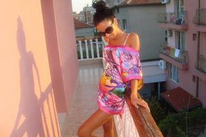 Astrid from New York is interested in nsa sex with a nice, young man