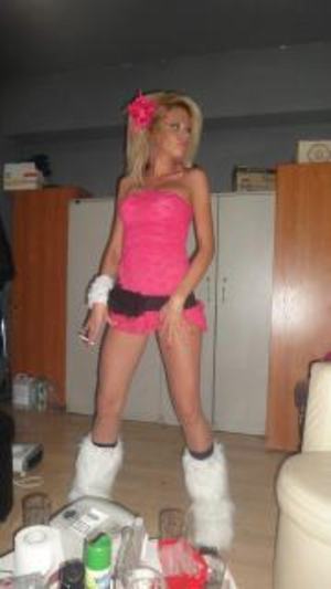 Georgette from Collierville, Tennessee is interested in nsa sex with a nice, young man