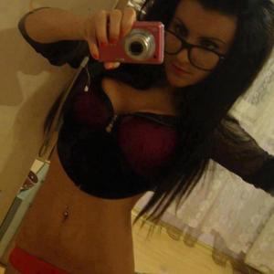 Gussie from Huntsville, Alabama is looking for adult webcam chat