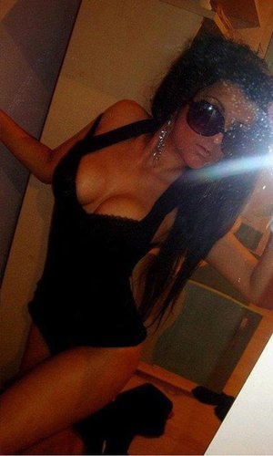Looking for girls down to fuck? Mara from Michigan is your girl