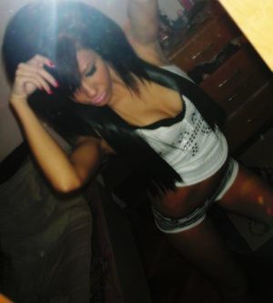 Shari from Maryland is looking for adult webcam chat
