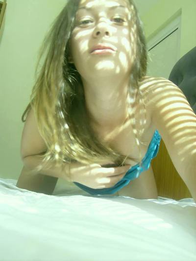 Looking for local cheaters? Take Justine from Arizona home with you