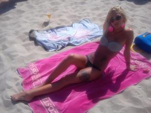 Andrea from California is interested in nsa sex with a nice, young man