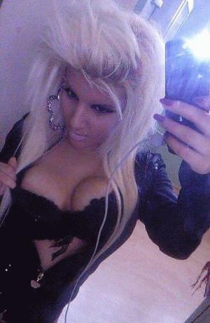 Escorts like Paula are down to fuck you now!