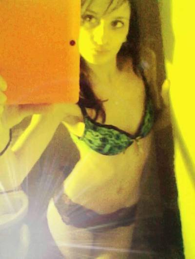 Looking for local cheaters? Take Stefanie from Delaware home with you