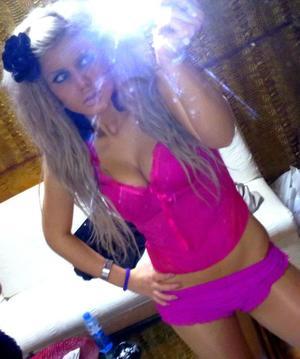 Looking for girls down to fuck? Jeanette from Nebraska is your girl