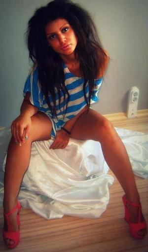 Stefanie from Michigan is interested in nsa sex with a nice, young man