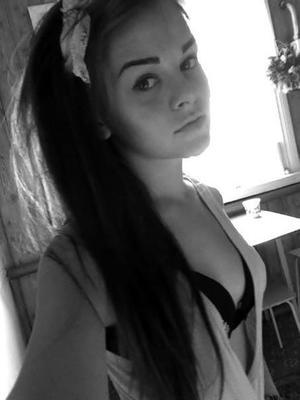 Julienne from Saint Libory, Nebraska is looking for adult webcam chat