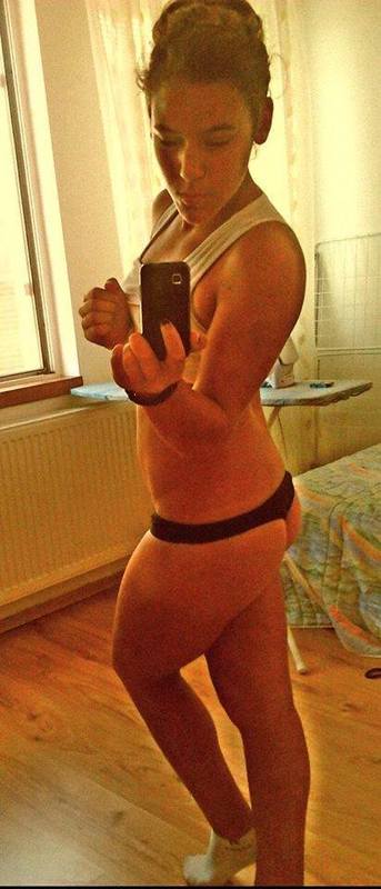 Mariam from Saskatchewan is looking for adult webcam chat