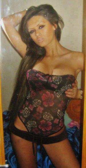 Meet local singles like Giovanna from Illinois who want to fuck tonight