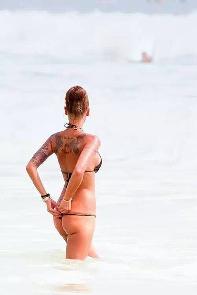 Ashleigh is a cheater looking for a guy like you!