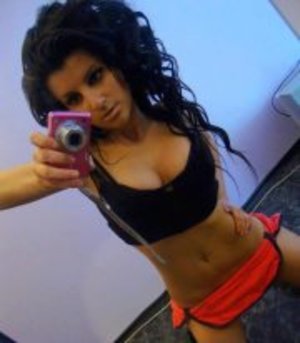 Meet local singles like Eliana from Mississippi who want to fuck tonight