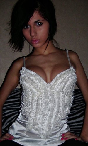 Alexis from Oregon is looking for adult webcam chat