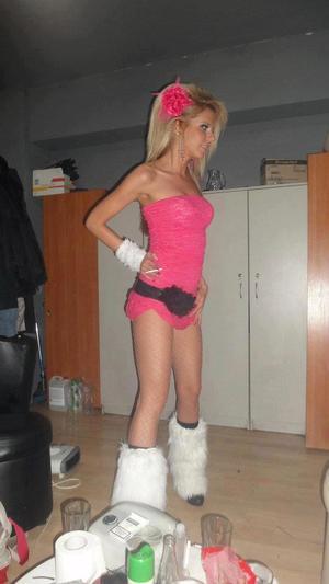 Looking for girls down to fuck? Dejah from Michigan is your girl