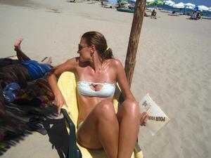 Mae from Mississippi is looking for adult webcam chat