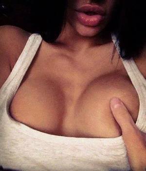 Simone from Quebec is interested in nsa sex with a nice, young man