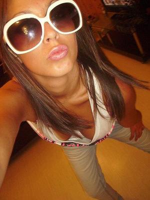 Vivian is a cheater looking for a guy like you!