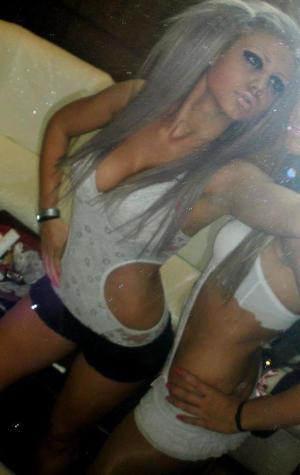 Looking for girls down to fuck? Carly from Arkansas is your girl