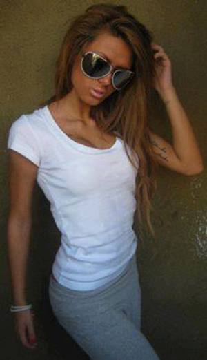 Shonda from Prescott, Wisconsin is looking for adult webcam chat