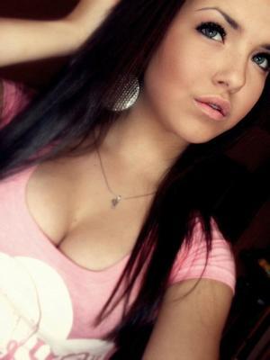 Corazon from Warne, North Carolina is looking for adult webcam chat