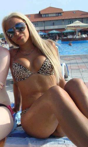 Destinee from Ontario is looking for adult webcam chat